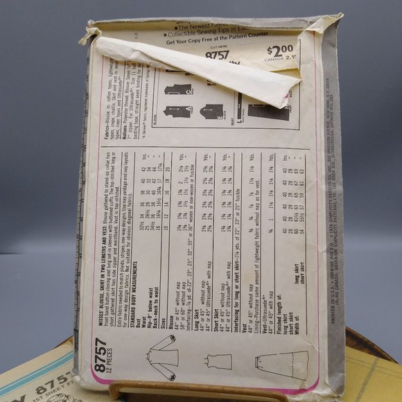 UNCUT Vintage Sewing PATTERN Simplicity 8757, Misses 1978 Blouse and Skirt - Picture 3 of 3